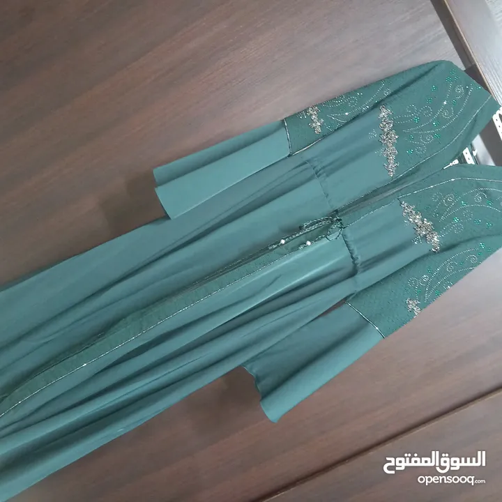 عباي لون زيتي للبيع