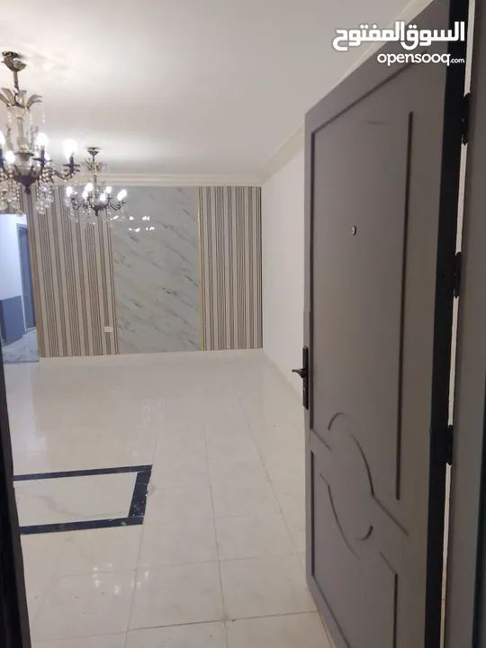 شقه لبيع بموقع مميز جدا