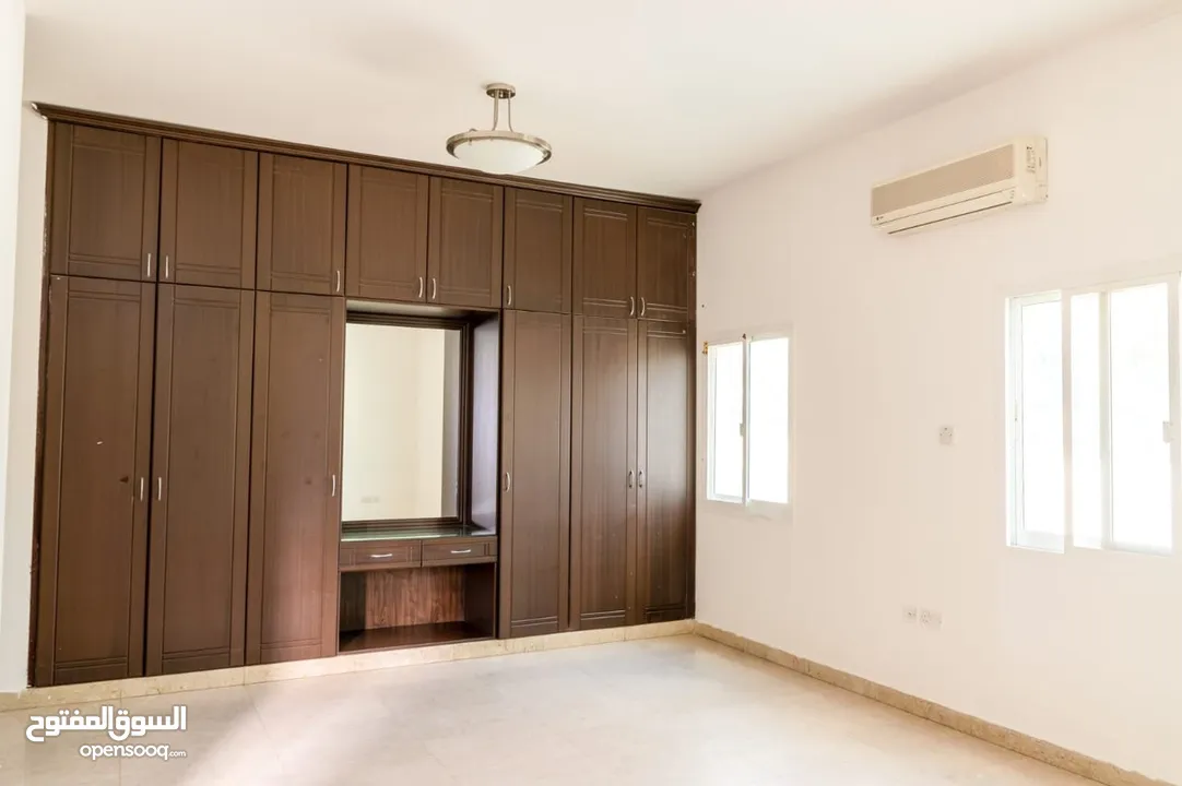 Villa for rent in Khwair