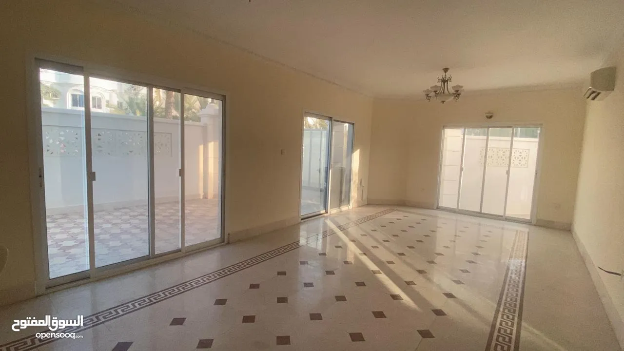 6Me28 Fabulous 5BHK Villa for rent in Qurm, Al Sarooj Street