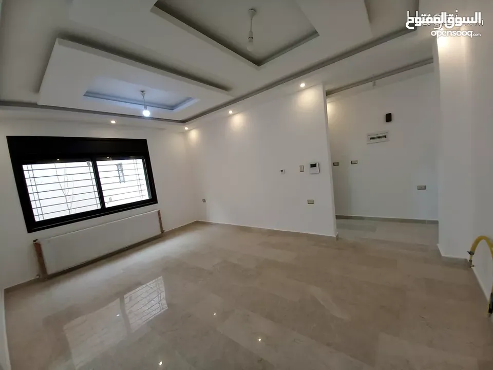 شقه ارضيه فاخره مع مدخل خاص وكراجين خاصات للبيع في افخم مناطق خلدا  ( Property ID : 30792 )