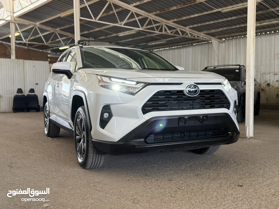 تويوتا راف فور ((2024)) XLE بريميوم، فل كامل، فحص كامل، فورويل، بطارية ليثيوم، حرة، بحالة الوكالة..