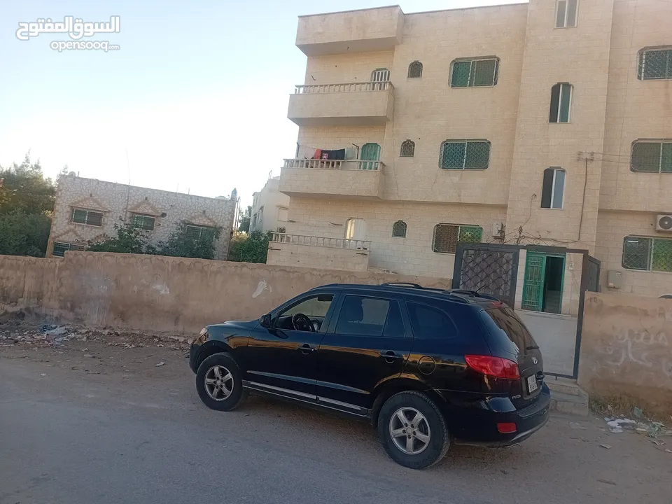 بناية استثمارية للبيع بسعر مغري بداعي السفر.. الزرقاء ..ضاحية مكة...مكونة من 6 شقق