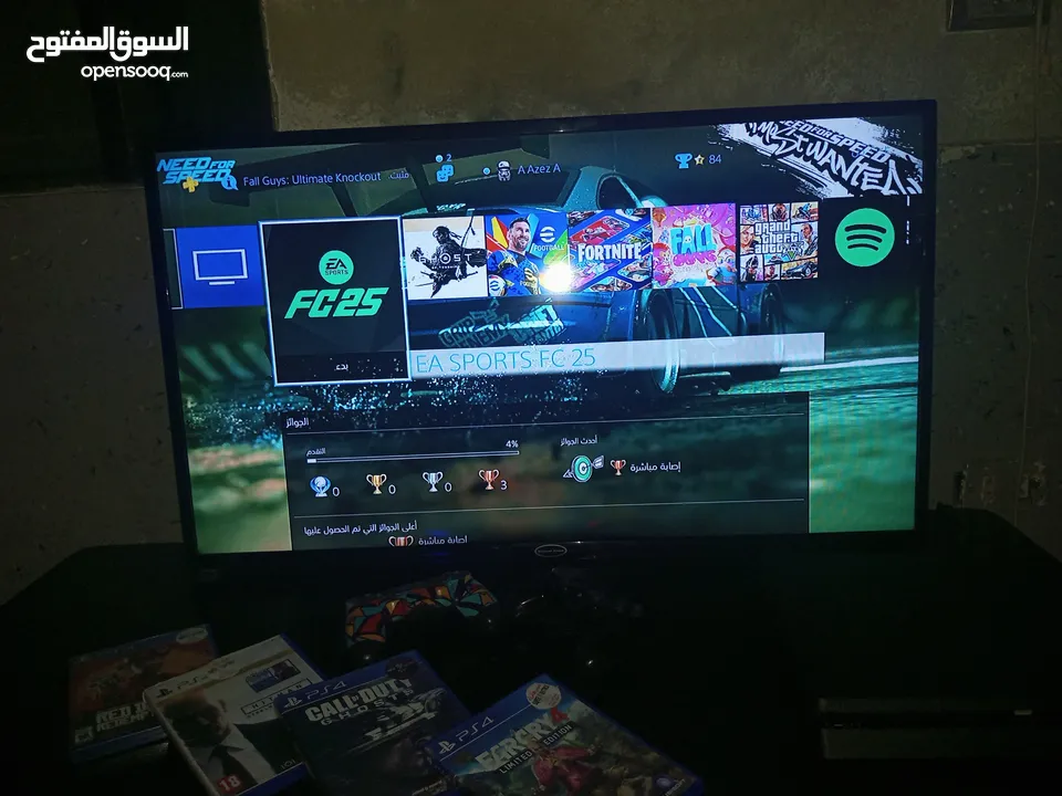 للبيع أو البدل: PS4 Slim بحالة ممتاز أقر الوصف