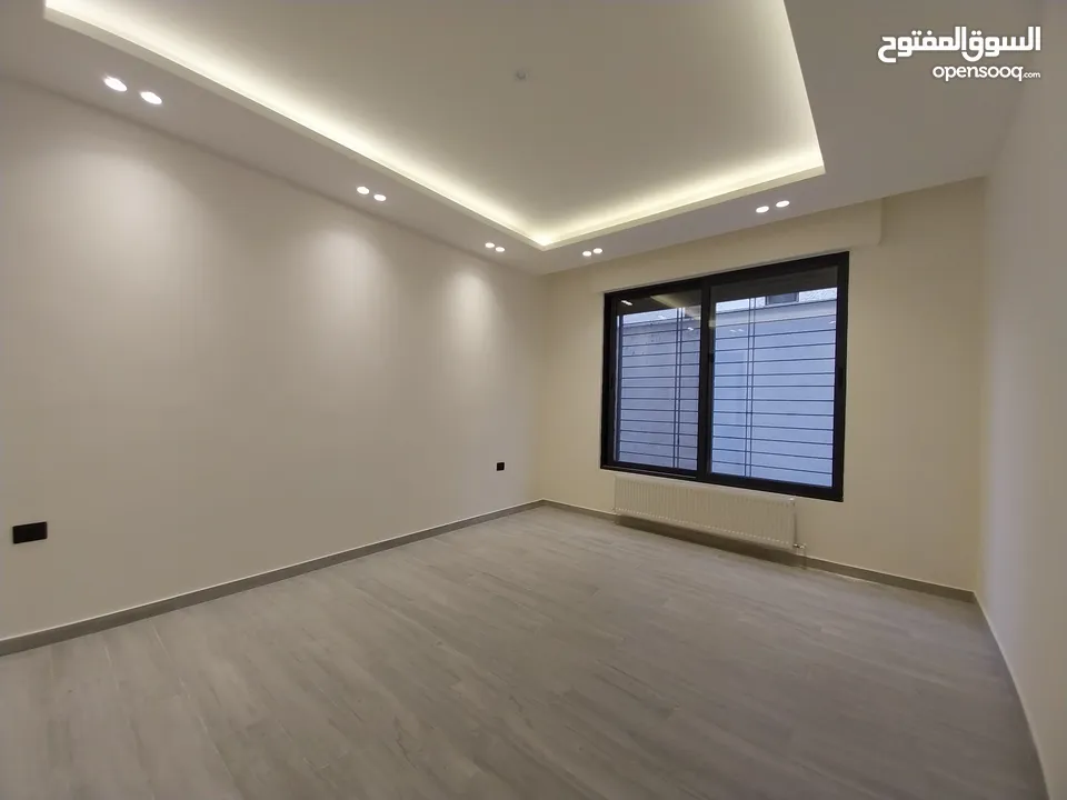 شقة للايجار في دير غبار  ( Property 36222 ) سنوي فقط