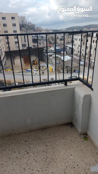 شقة للبيع طابق 3 موقعها نابلس عند دوار تونس موقع مميز وأطلالة مميزة وسعر فقط ب 39