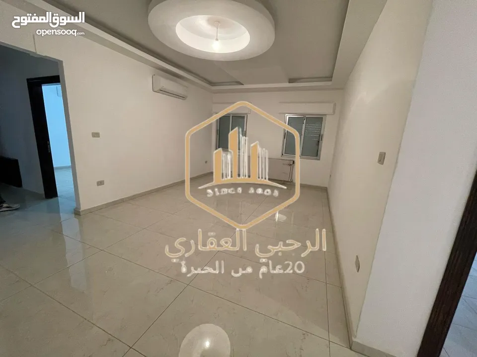 شقة / للايجار / لم تسكن / 3نوم / الجاردنز / 180 متر