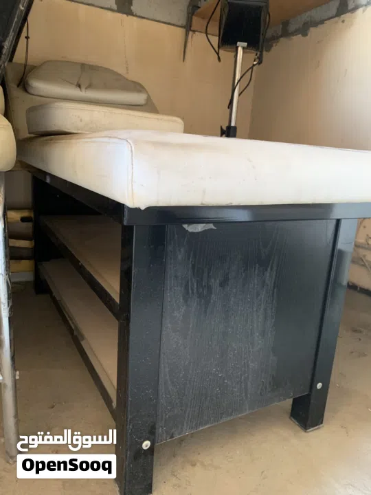 اثاث صالون او حلاق او مساج مستعمل للبيع