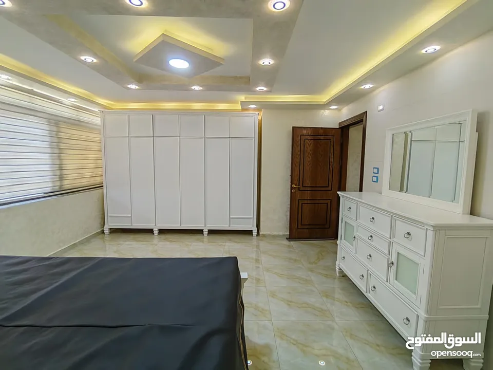 غرفه نوم امريكي   اشلي   ثقيله جدا جدا.    سبب البيع السفر  بسعر حرق والله بعوض  الغرفه ماببتعوض