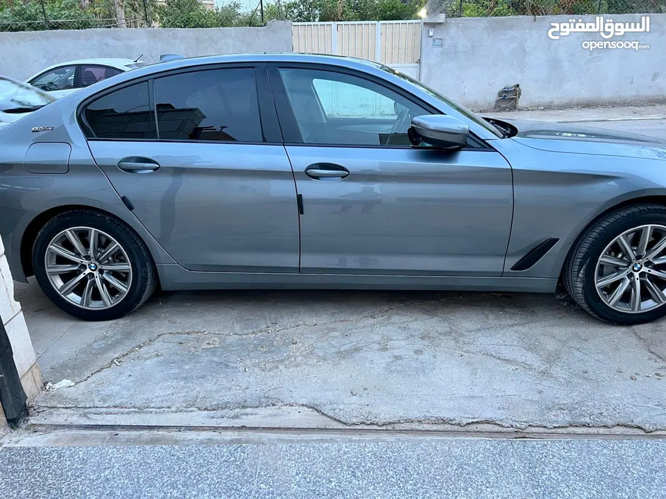 بي ام دبليو 2020-2019 530e للبيع (BMW 530e hybrid plugin)