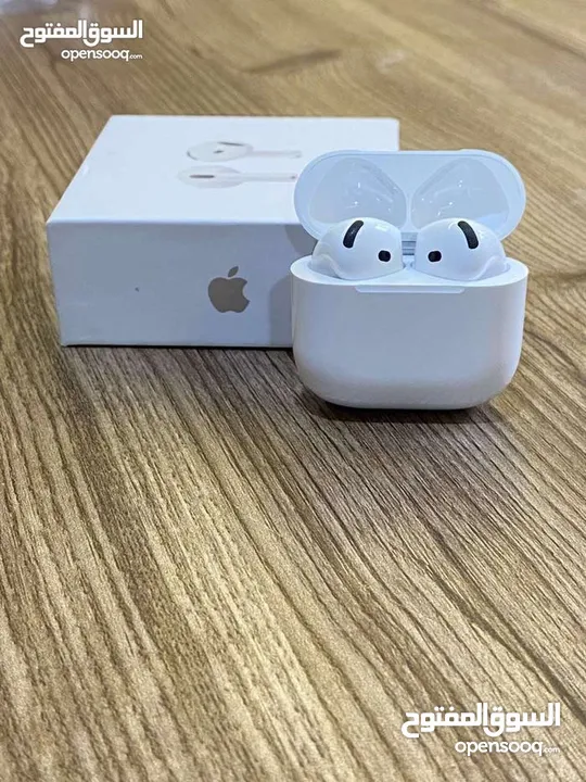 أختار الأصلي وريح راسك النسخة الأحدث والأقوى  بطارية تصل إلى 5ساعات من الأستخدام Apple AirPods 4 AN