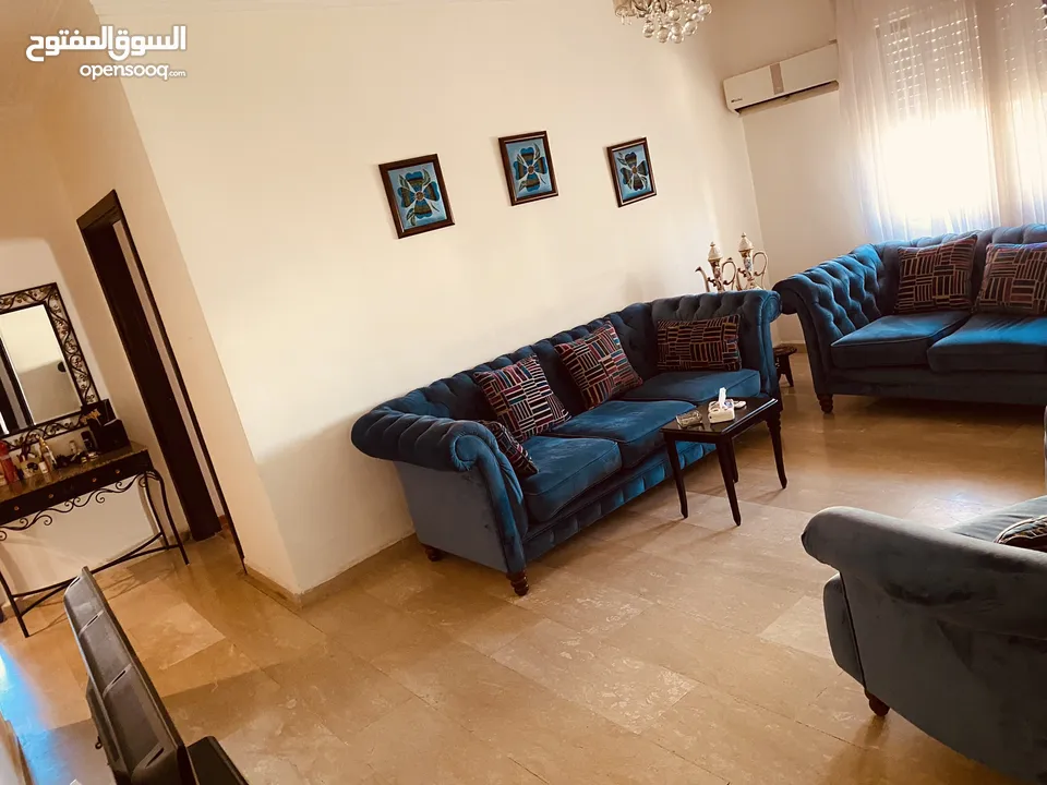 شقه في الرابيه تقع بين مسجد الكالوتي ودوار الكيلو موقع مميزززز قريبه جداً من الخدمات