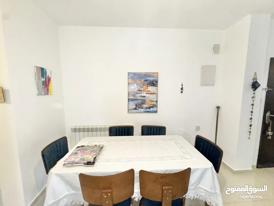 شقة مفروشة عفش جديد وحديقة