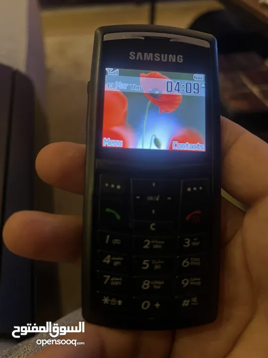 موبايل نوكيا 6300 بحالة ممتازة مع الشاحن