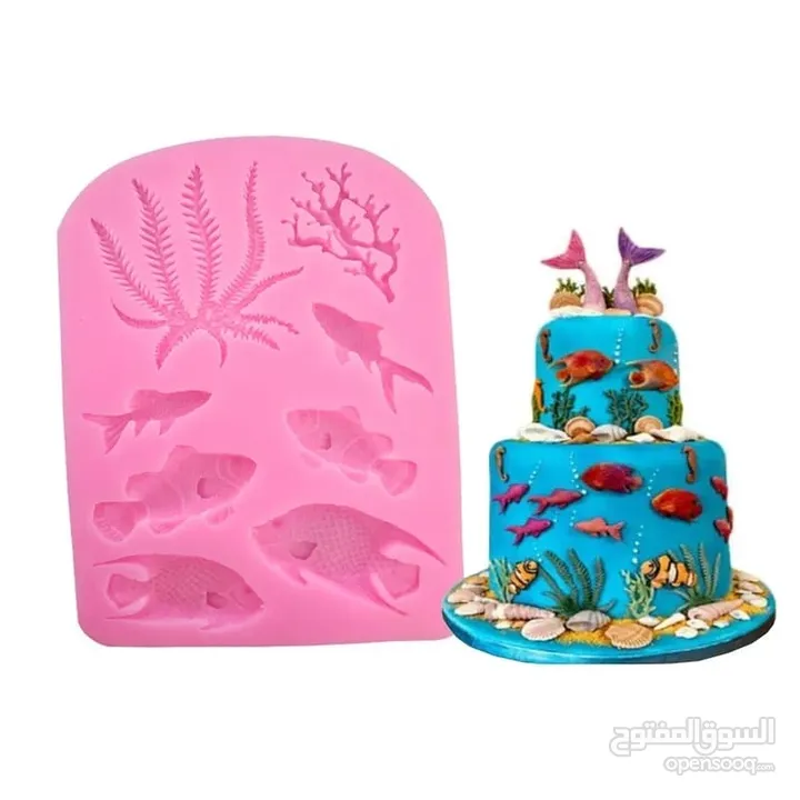 Silicone molds for cake decoration