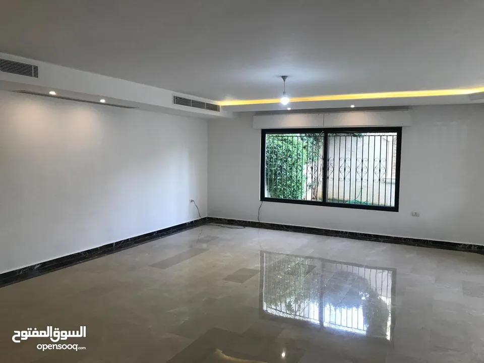 شقة ارضيه 4 غرف نوم للايجار في دير غبار - 14573