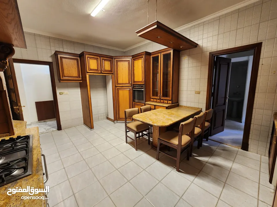 شقة فارغة للبيع في عبدون - ref : 14554