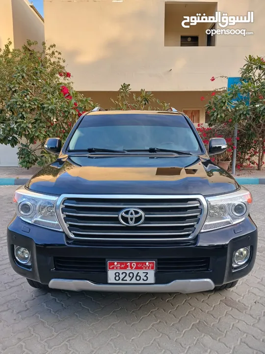 تويوتا لاندكروزر GXR 2015 خليجي بحالة ممتازه ة Toyota land cruiser GXR 2015 very clean car