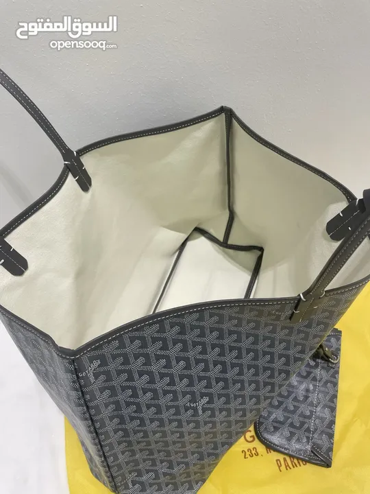 Goyard:( Saint louis PM bag )