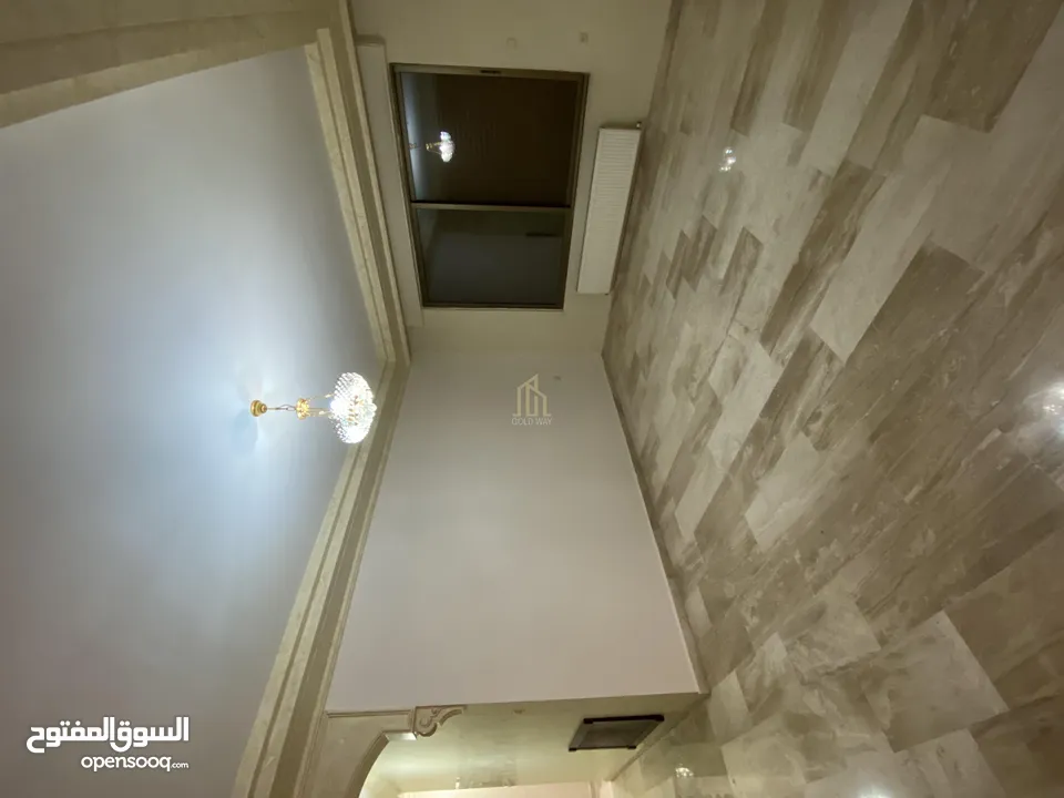 في أرقى مناطق حي الصحابه شقة طابق ثالث 183م بتشطيبات راقية / ref 9519