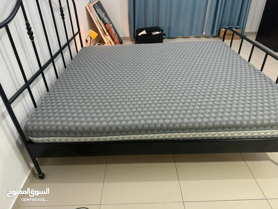 Bedroom with mattress.... From Ikea, very good condition,