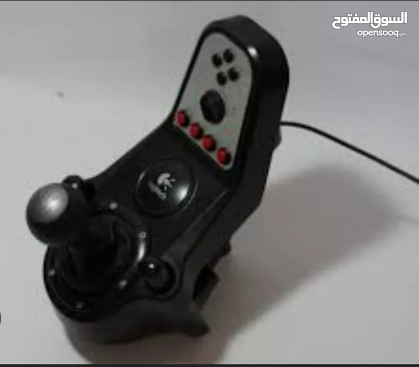 الموديل:Logitech G27 المحتويات:دركسون/3 دعسات/جير الحالة:نظيف جدًا يدعم PS3 والاجهزه الأحدث و PC