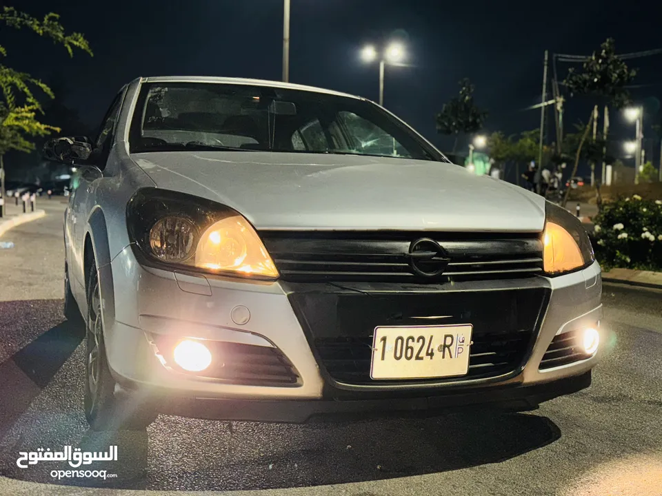 اوبل استرا 2005