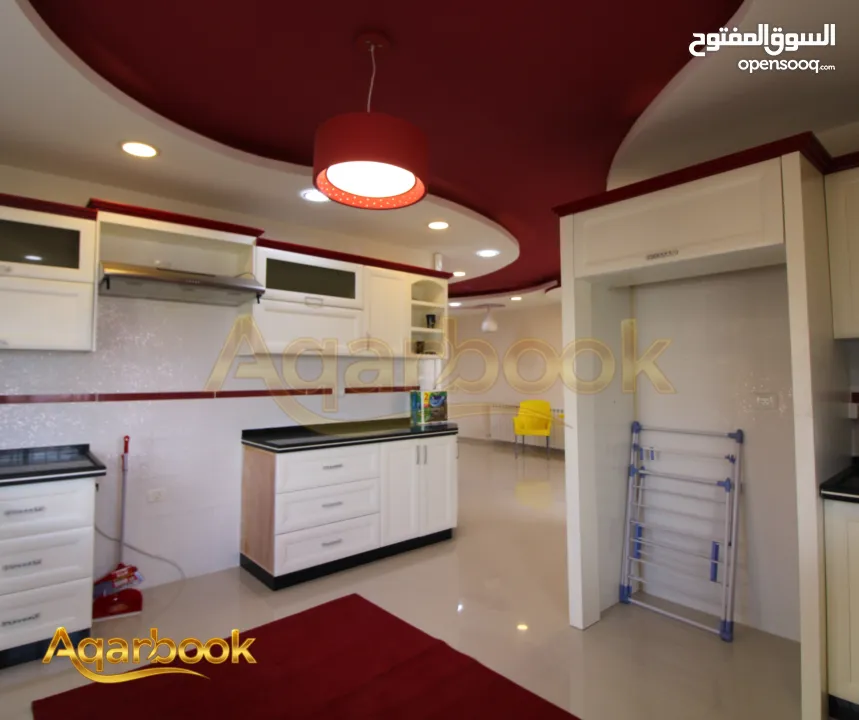 شقة فاخرة بإطلالة خلابة للبيع  الطيرة – خلف المدرسة الإنجيلية