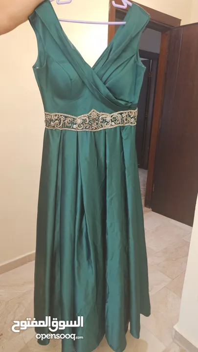 فساتين سهره و زي هندي لبسه واحده