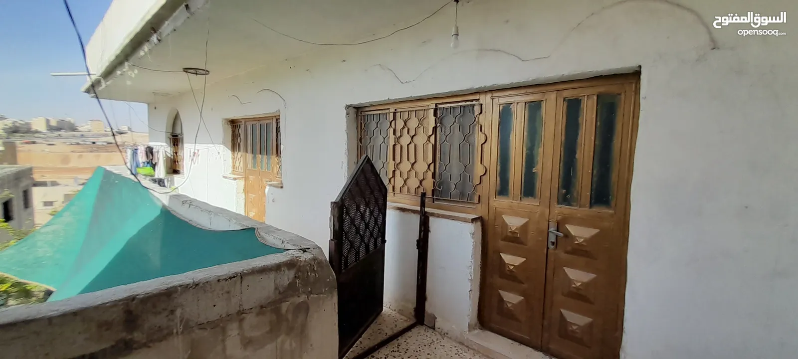 بيت مع ارض للبيع