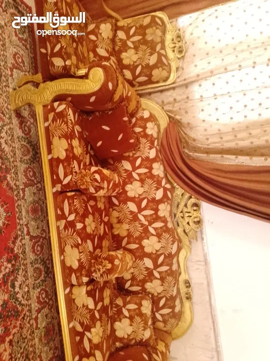 طقم كنب للبيع موجود في السلط ام العمد