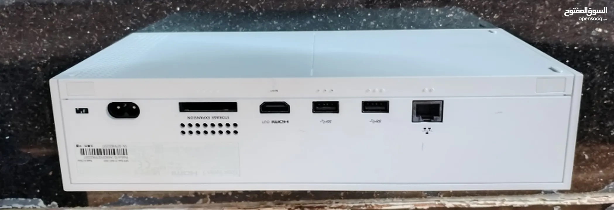 Xbox Series S و PS4 Slim للبيع بحالة ممتازة