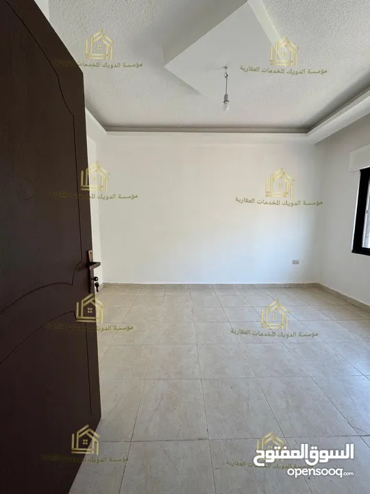 شقة سوبر ديلوكس بإطلالــــه رائعة قرب الخدمات موقع هادئ ومميز جدا