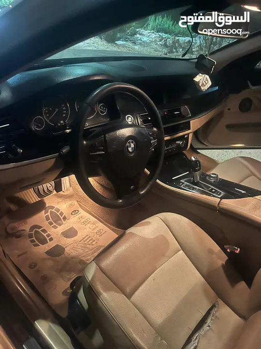 BMW 520 2012 فل الفل السياره بصلاه عنبي موجوده بببديا الي معنييين يتواصلو عرقم