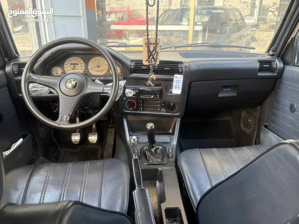 BMW E30 1988