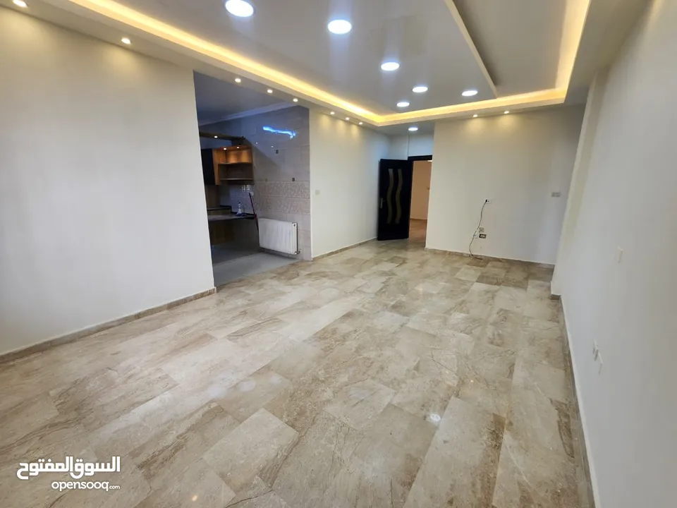 شقة فارغة للإيجار في منطقة خلدا- REF: 14656