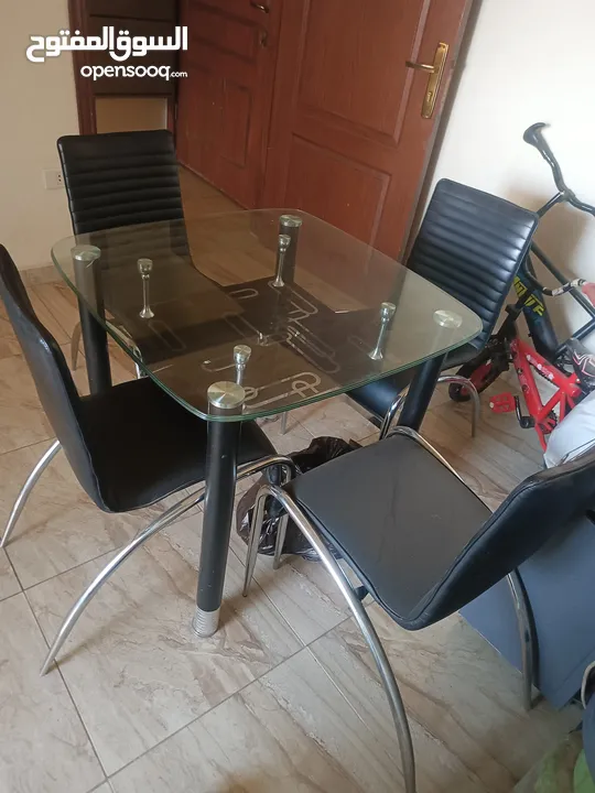 طاولة سكوريت