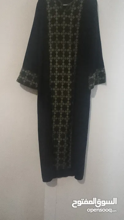ملابس بناتي