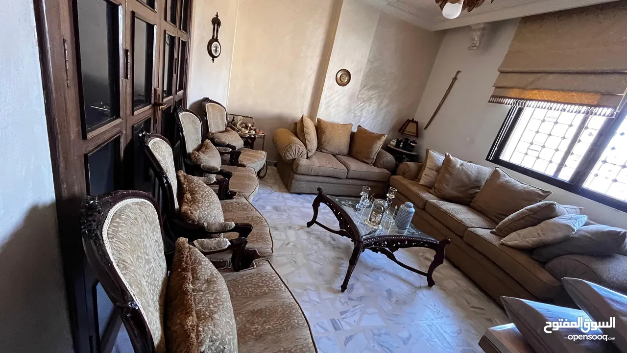 طقم كنب تسع مقاعد