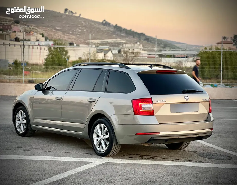 سكودا اكتافيا ستيشن 2019/اتوماتيك ماتور 2000 ديزل فل الفل  فتحة سقف بانوراما