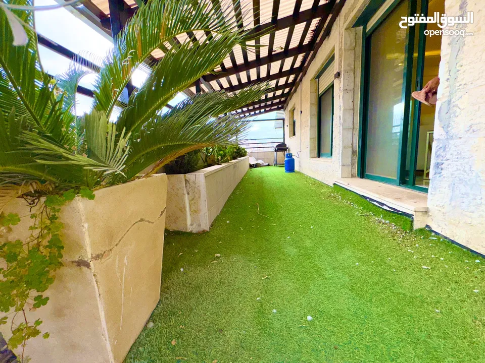 رووف للبيع مع عفش لقطة