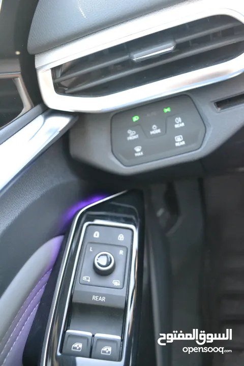 VOLKSWAGEN ID.4 CROZZ  PRO BIANO BLACK  2023 لون لؤلؤي فحص كامل