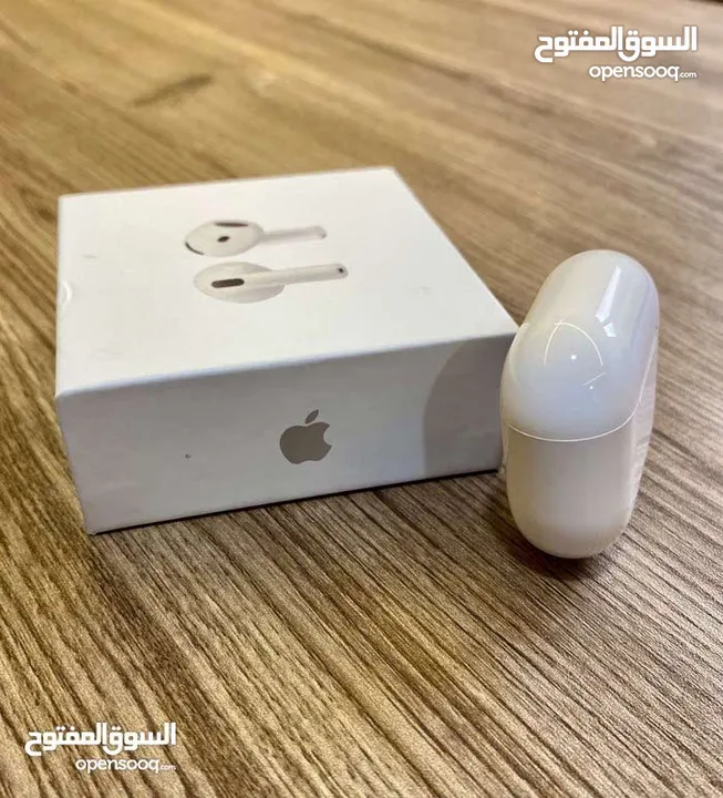 أختار الأصلي وريح راسك النسخة الأحدث والأقوى  بطارية تصل إلى 5ساعات من الأستخدام Apple AirPods 4 AN