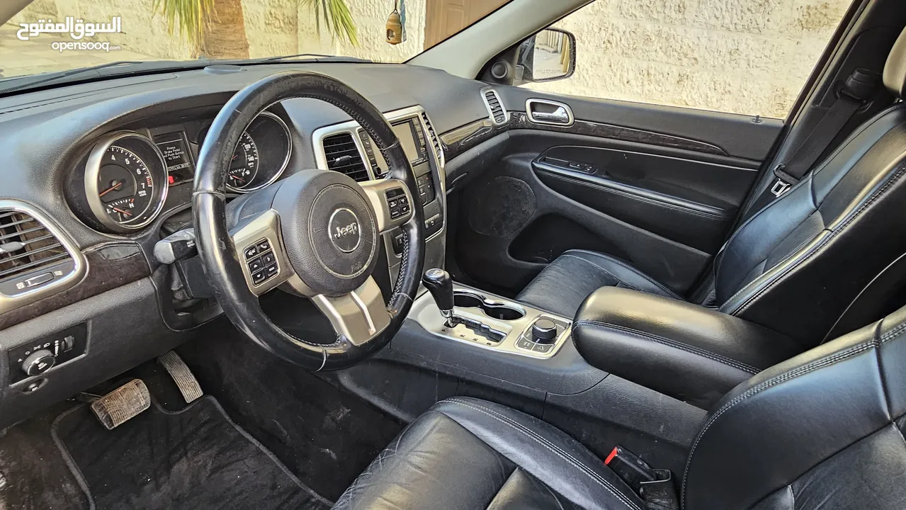 Grand Cherokee 2011 - جراند شروكي فل اضافات بانوراما بحالة ممتازة