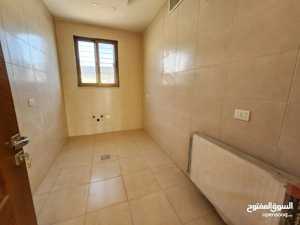 شقة مع روف منفصلين للبيع في دير غبار ref: 14232