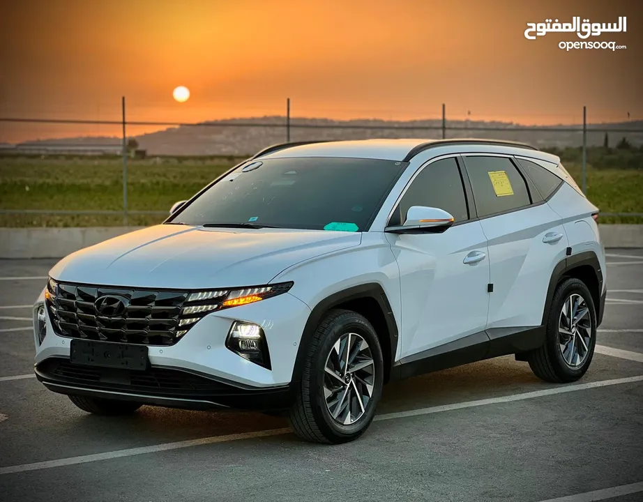 هونداي توسان /2022 فل الفل بدون فتحة سقف  2x4 ///240Hp بنزين + كهرباء  ( Haybrid) 1600cc