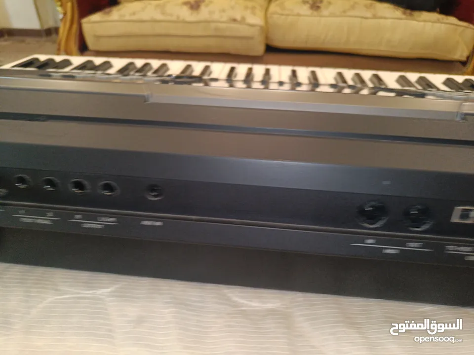yamaha psrA3000  الغني عن التعريف بمميزاته واصواته الشرقية ايقاعاته الرائعة