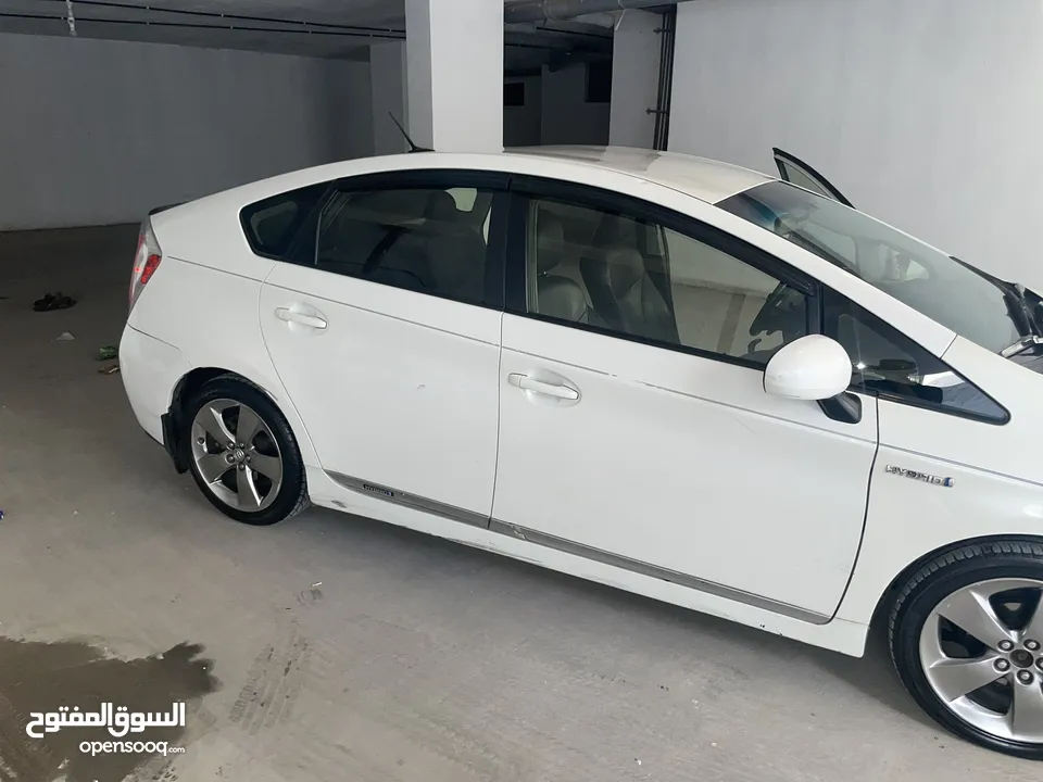 تويوتا بريوس بيرسونا مميزة 2013 للبيع كاش فقط