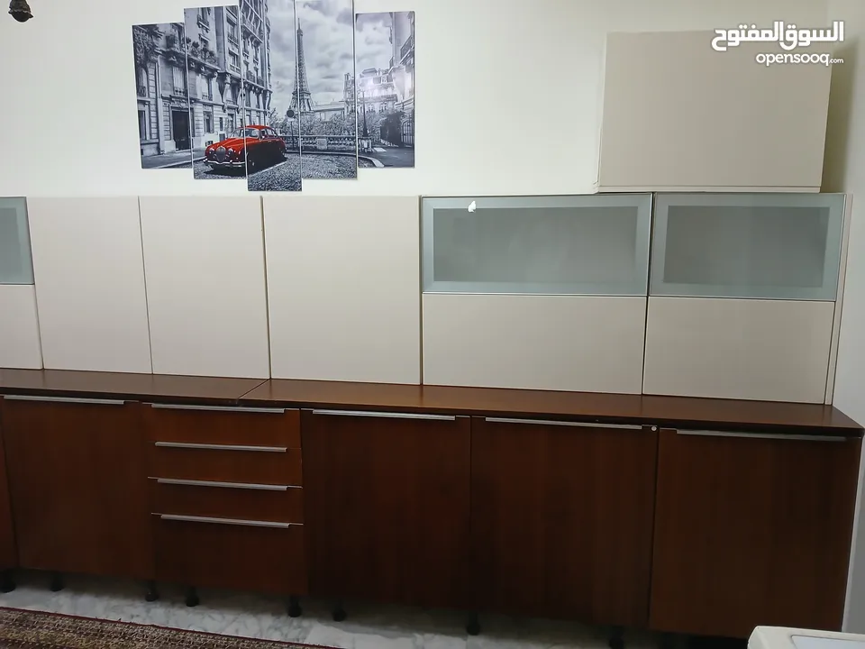مطبخ خشب جوايكو مميز شبه جديد للبيع بالسعر مميز جدا المطبخ عبارة عن 3 واجهات بحالة الوكالة مميز جدا