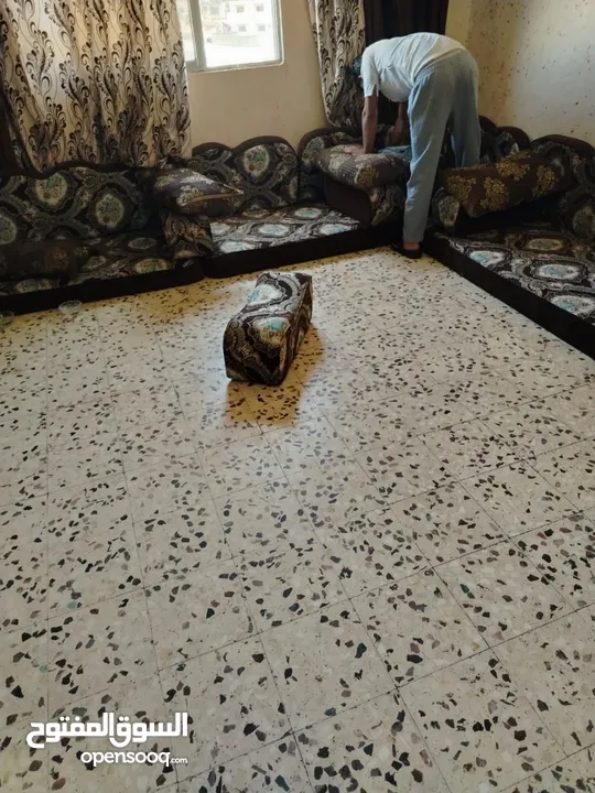 تفاصيل البسه ذكر وانثى اسمهم ثلاثه ومطعمات وكل شيء